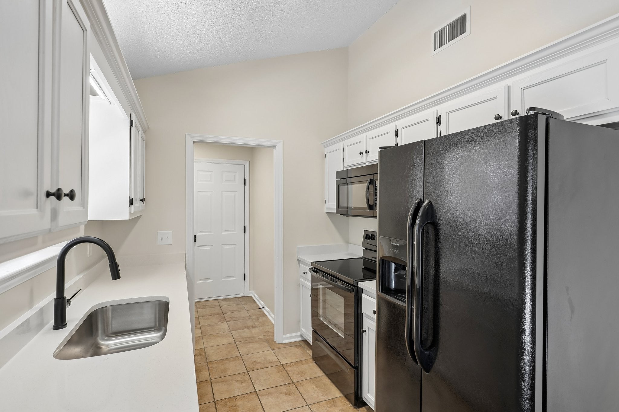3516 Paragon Dr
