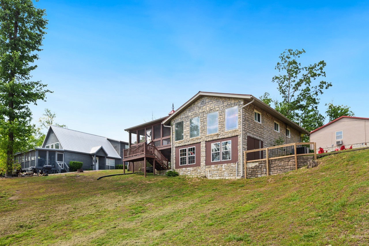 782 Driftwood Dr