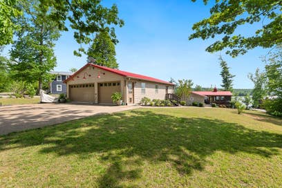 782 Driftwood Dr Lobelville TN 37097