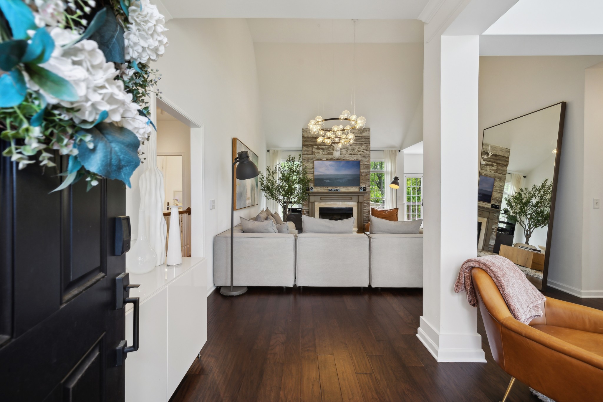 5608 Montelle Ln