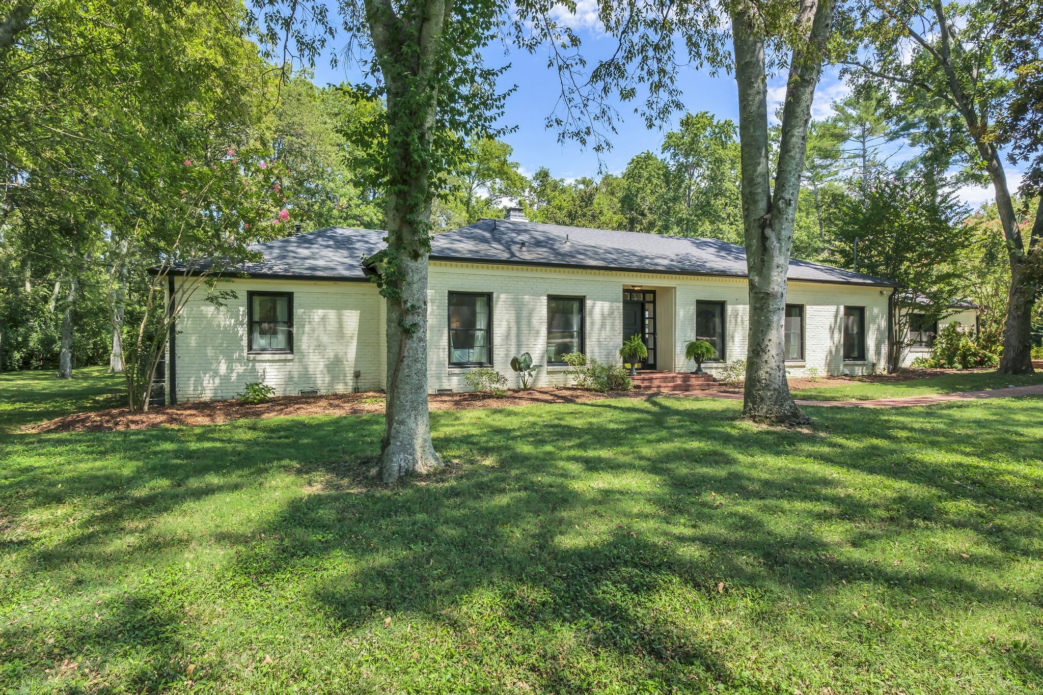 View Nashville, TN 37215 house