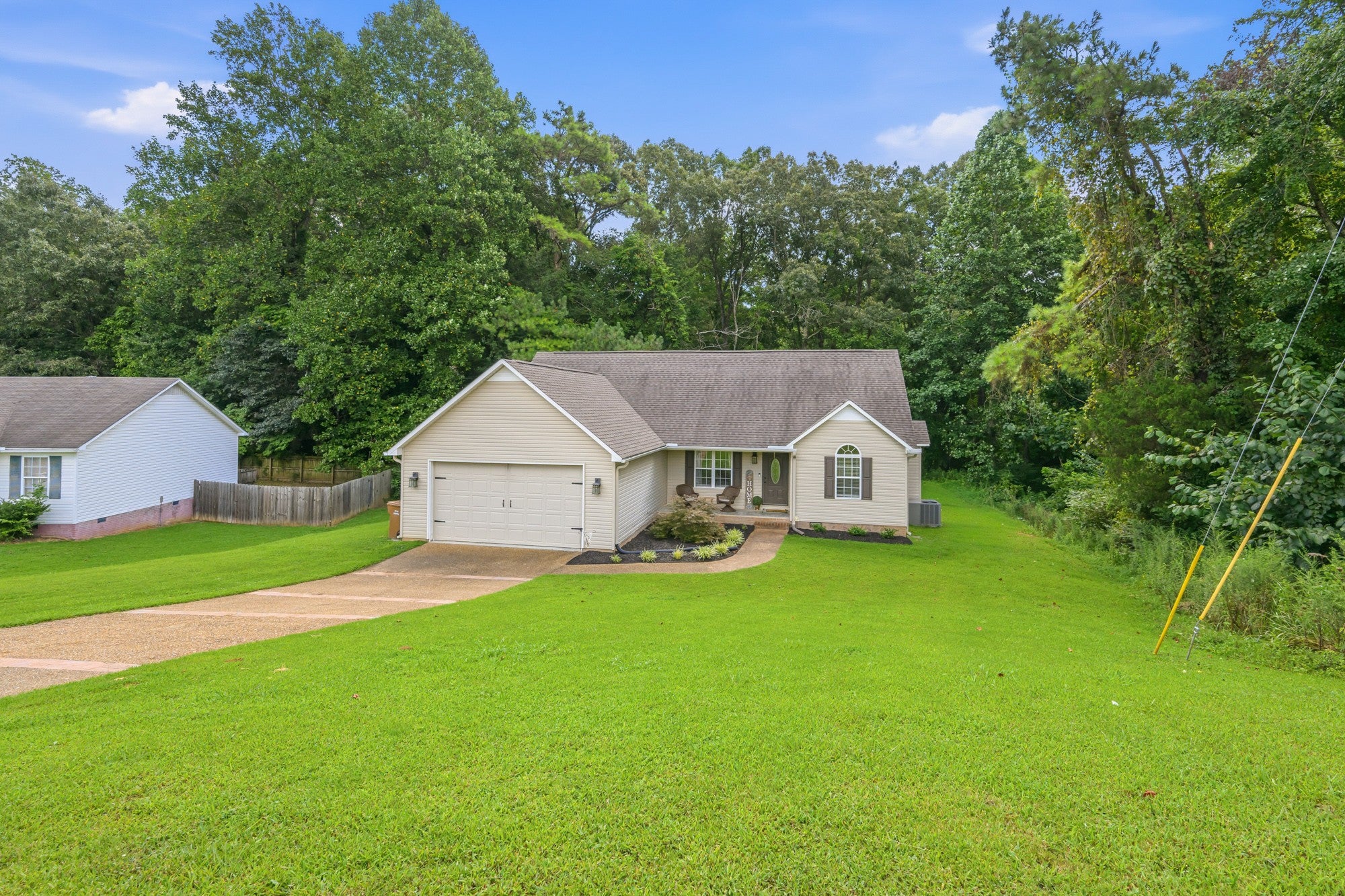 44 Stonehedge Dr