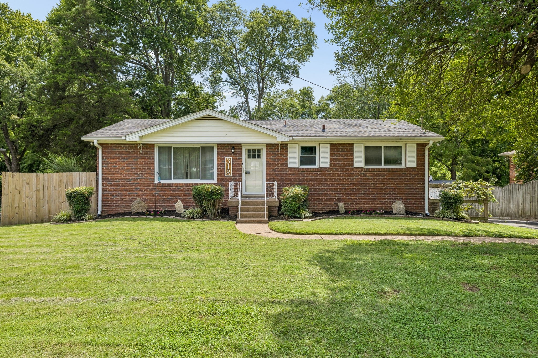 3-bed listing at 318 Jacksonian Dr, Hermitage