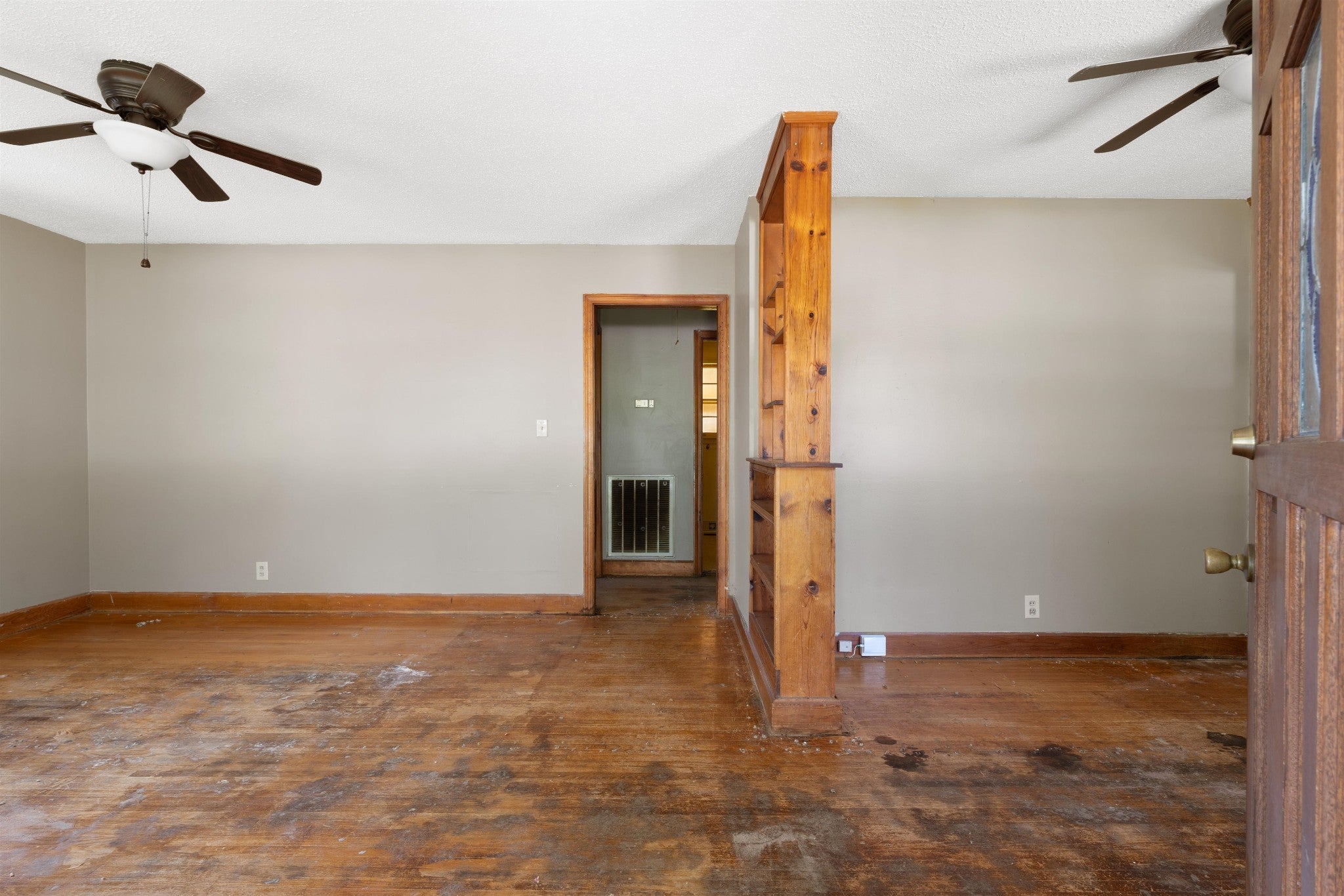 2939 Lakeland Dr