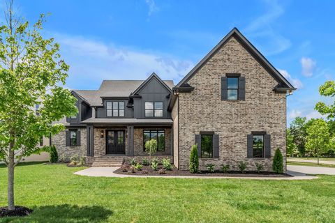 848 Brook Trl Lebanon TN 37087