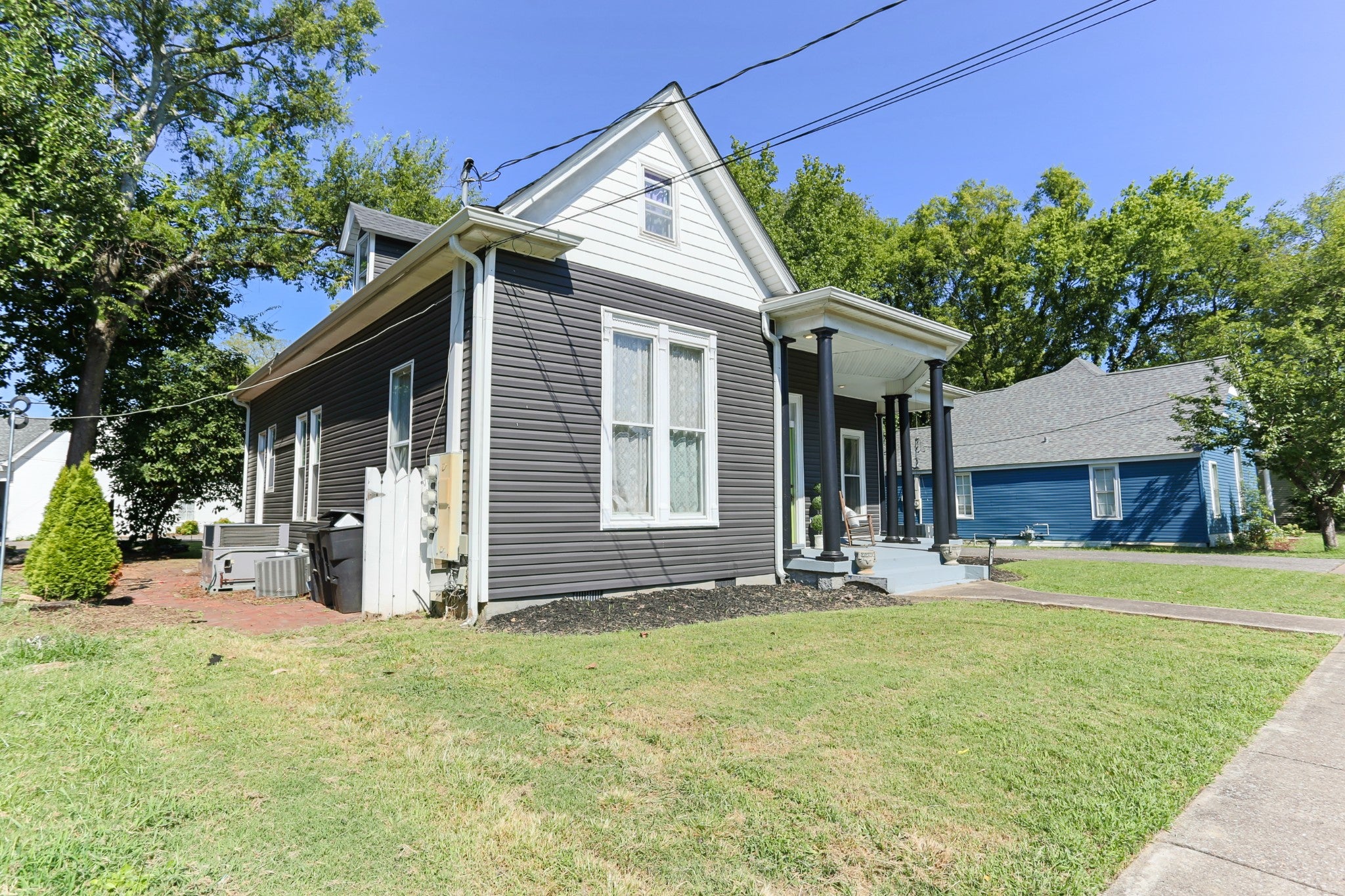 411 N Maney Ave
