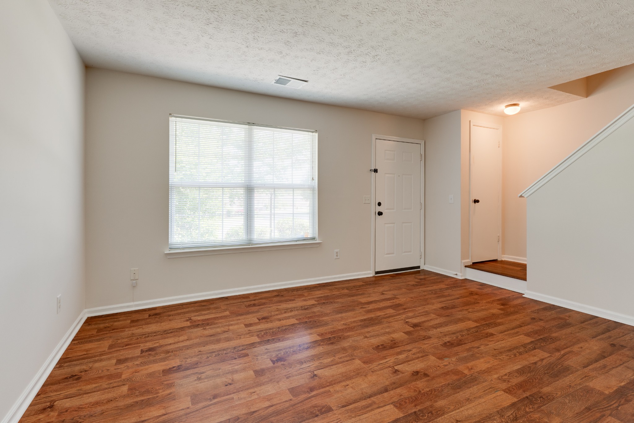104 Waterview Dr