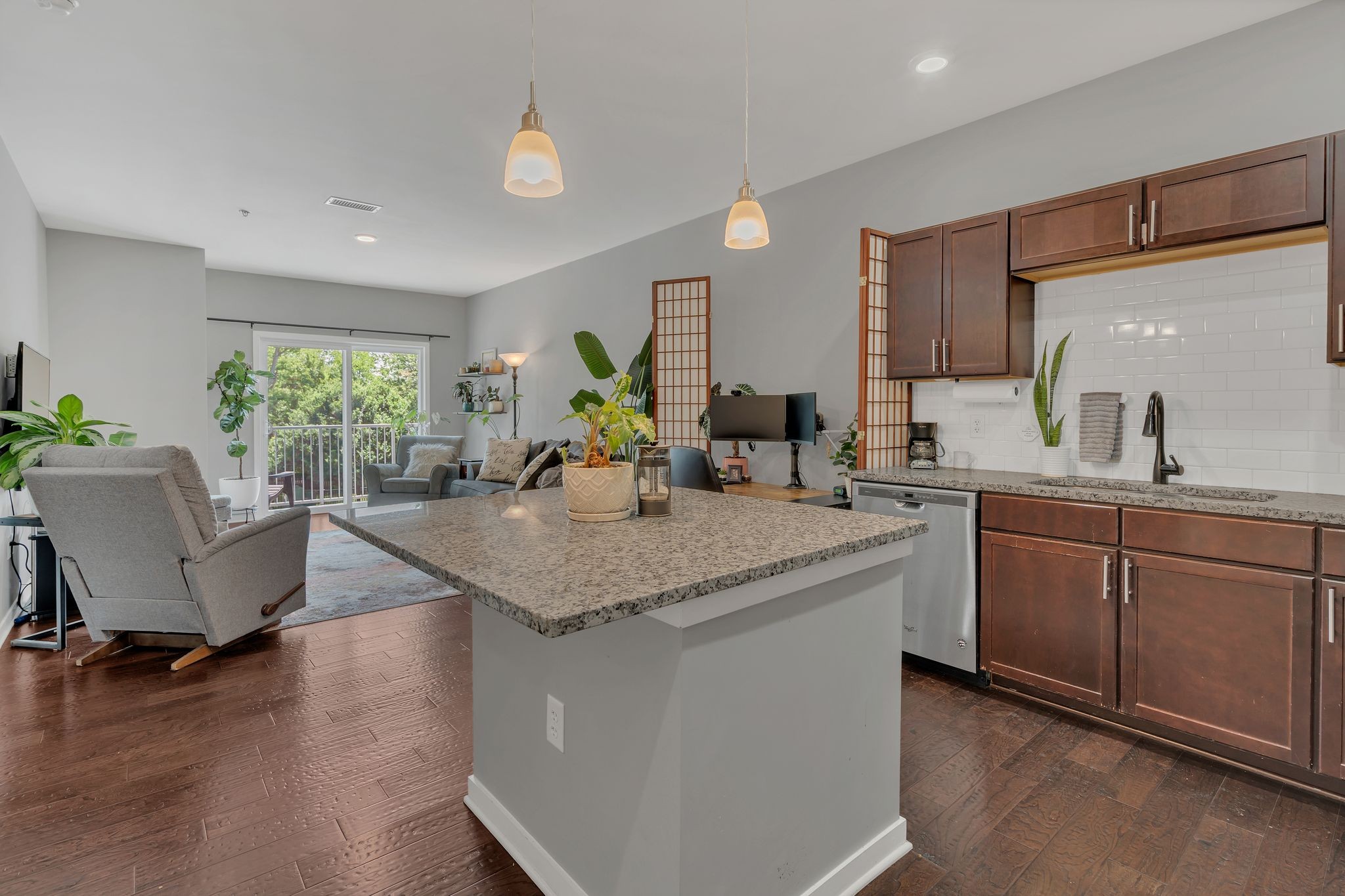 1122 Litton Ave 213