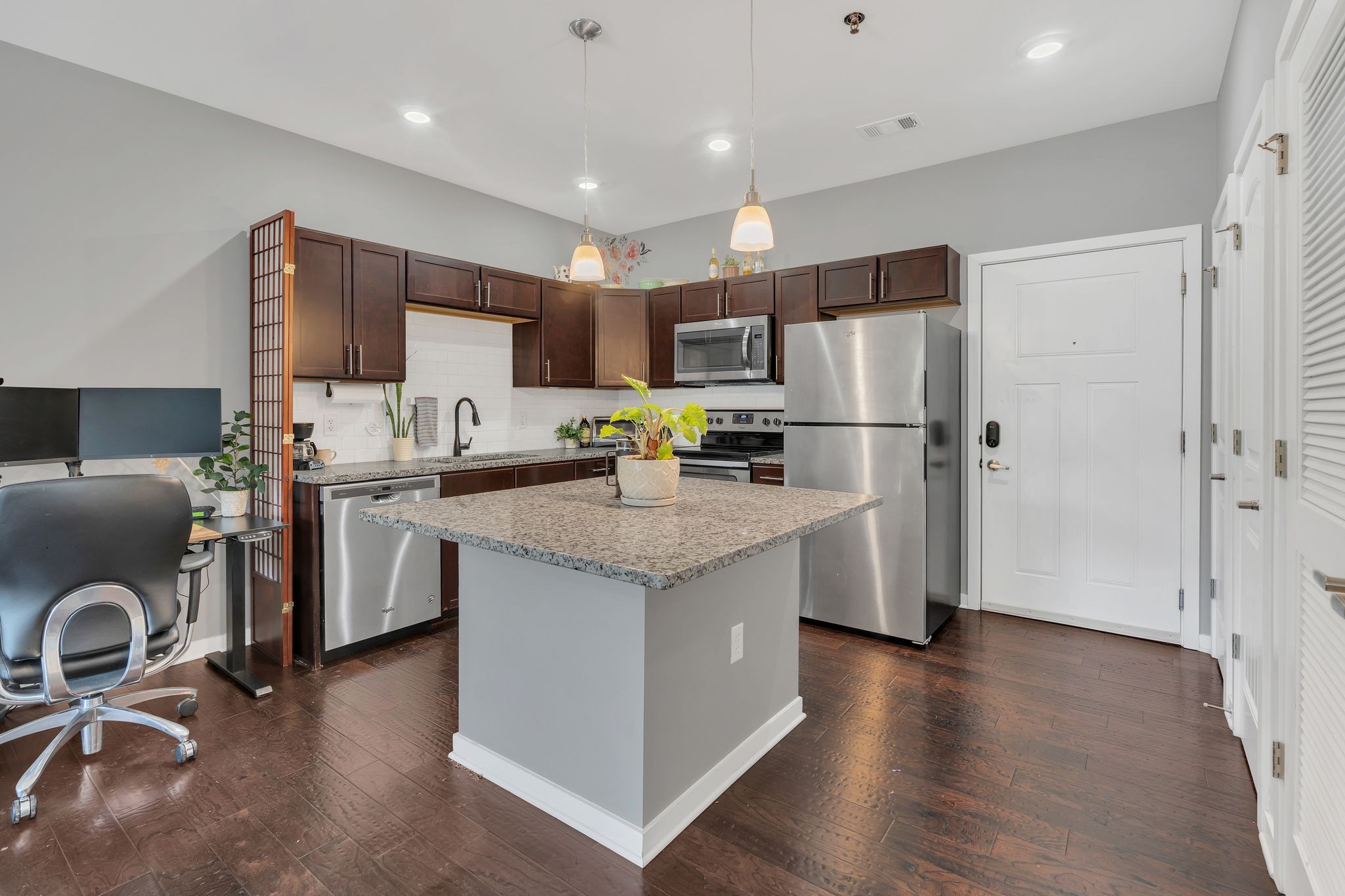 1122 Litton Ave 213