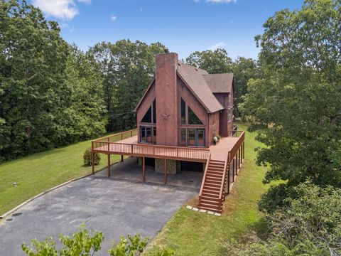 121 High Forest Dr Hampshire TN 38461