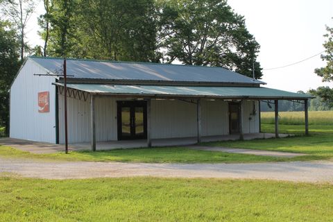102 Campbellsville Pike Ethridge TN 38456