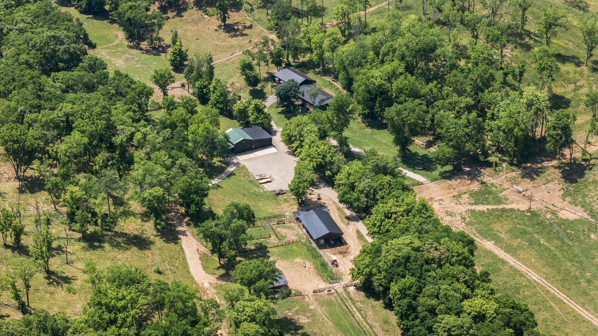 4303 Moore Ln
