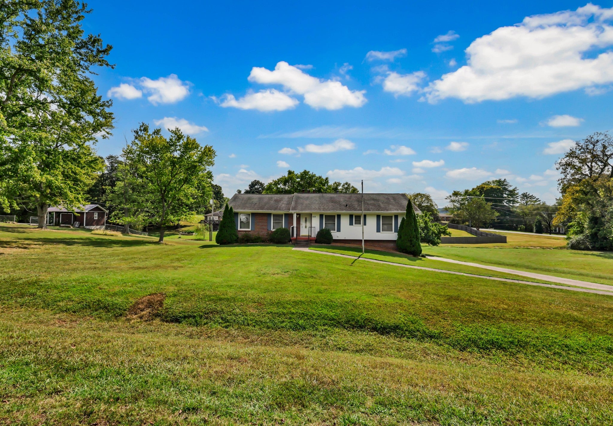 102 Bullock Dr