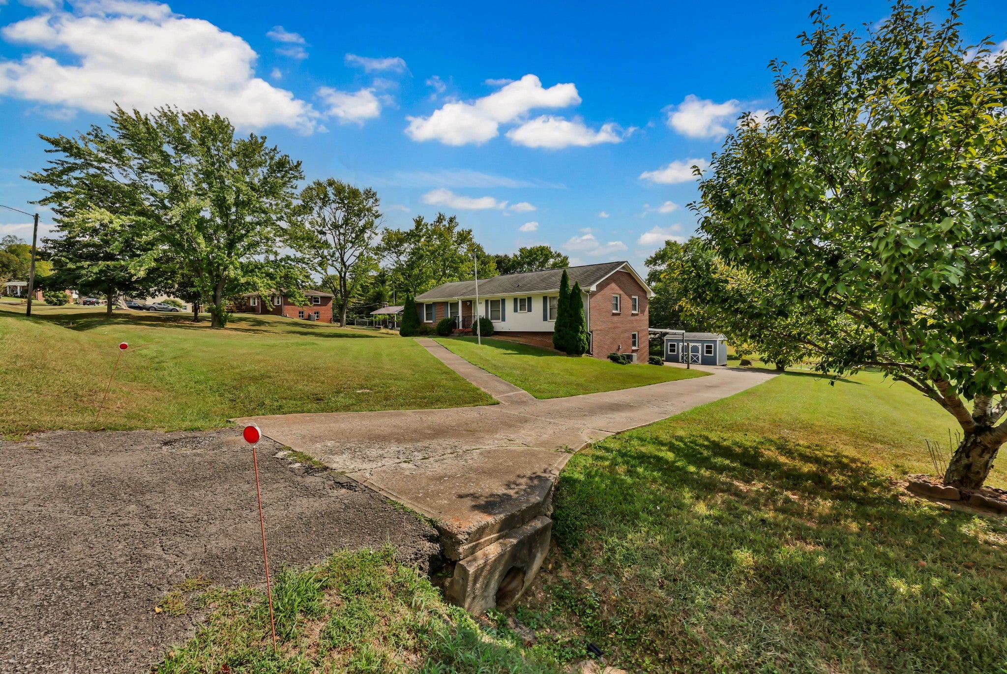 102 Bullock Dr