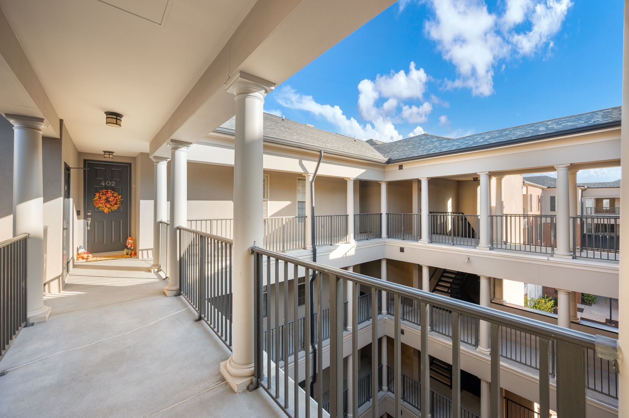 309 Seven Springs Way 402