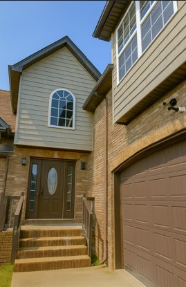 1590 Cobra Ln