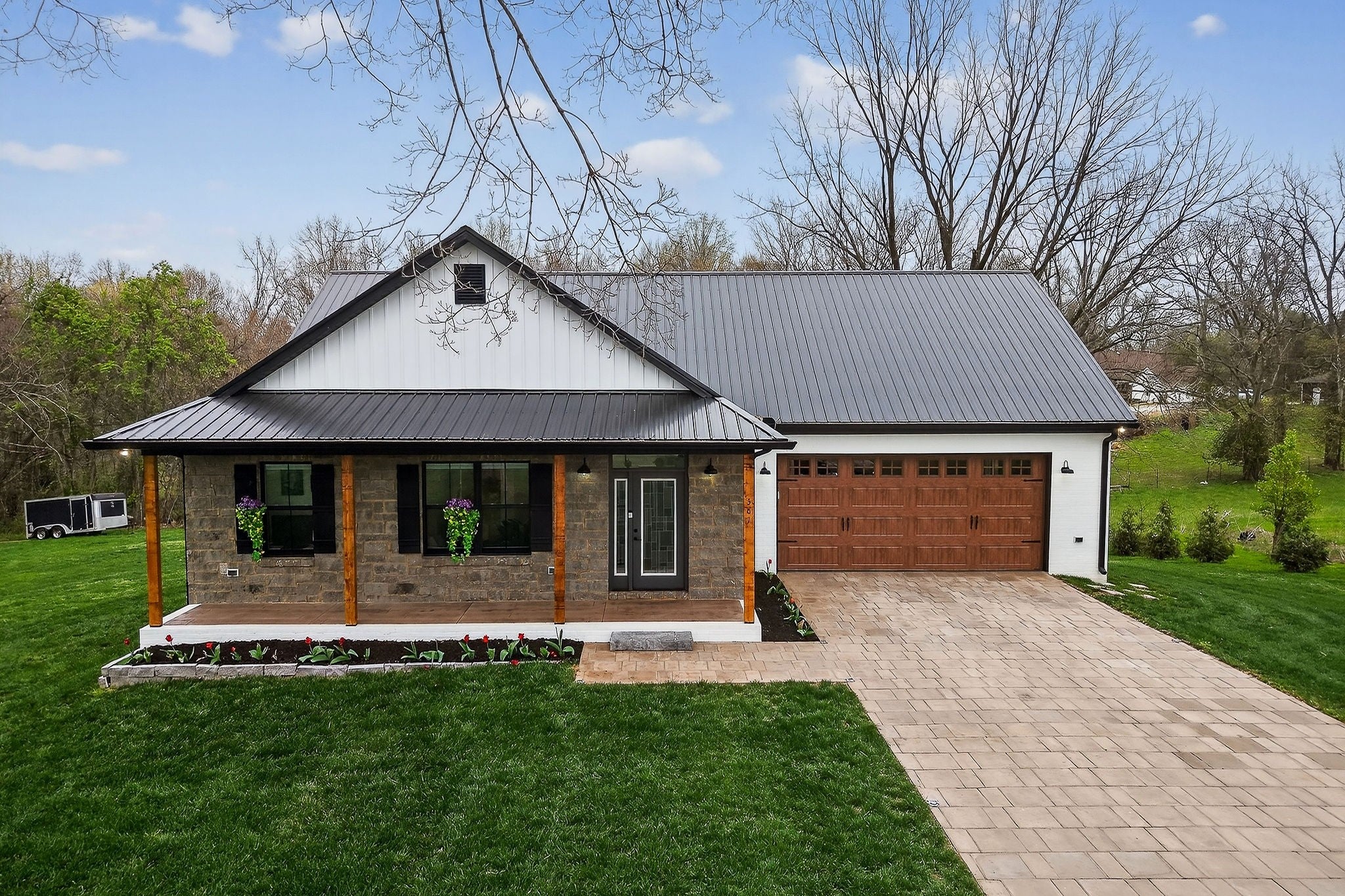 381 Rivercliff Rd