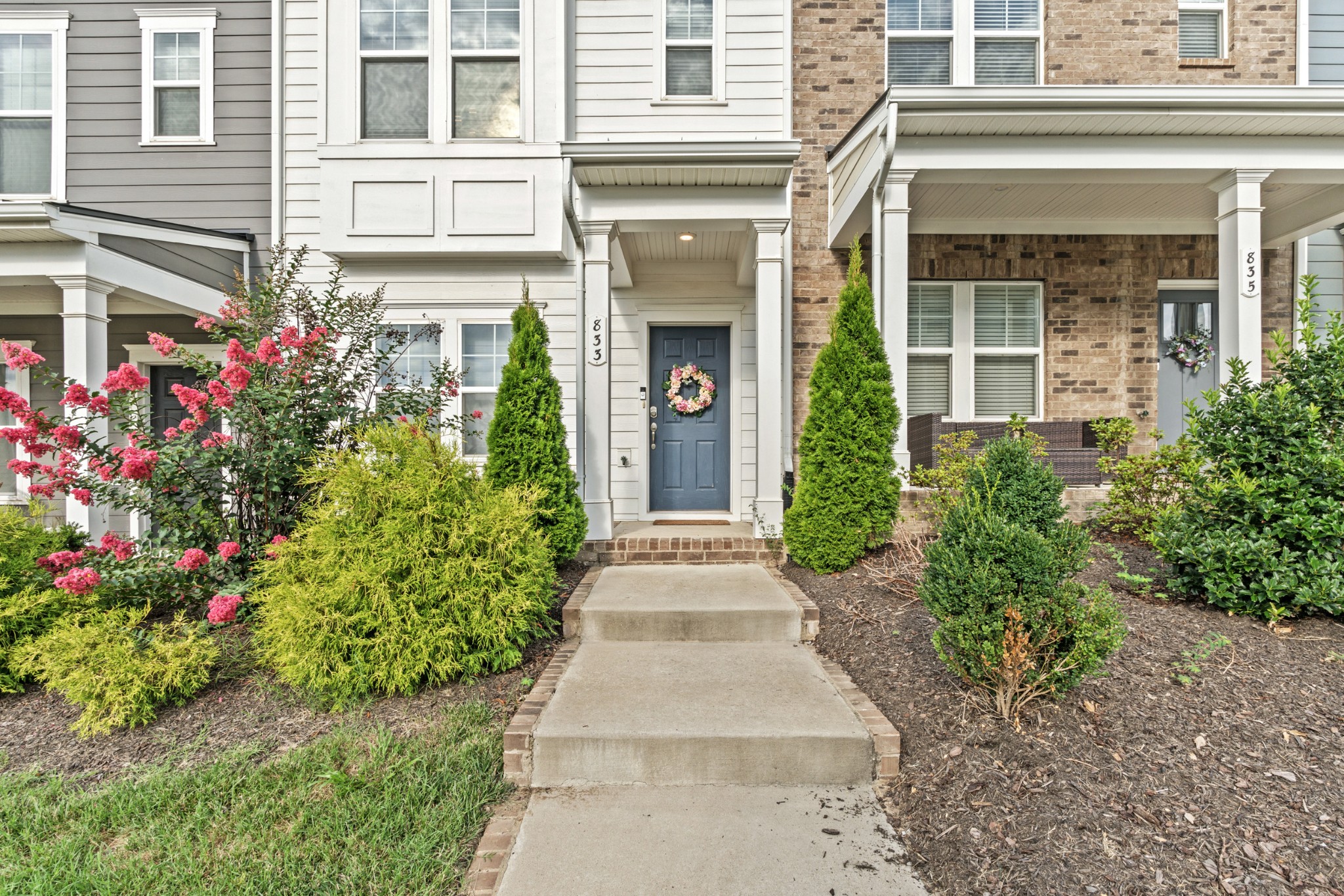 833 Westcott Ln