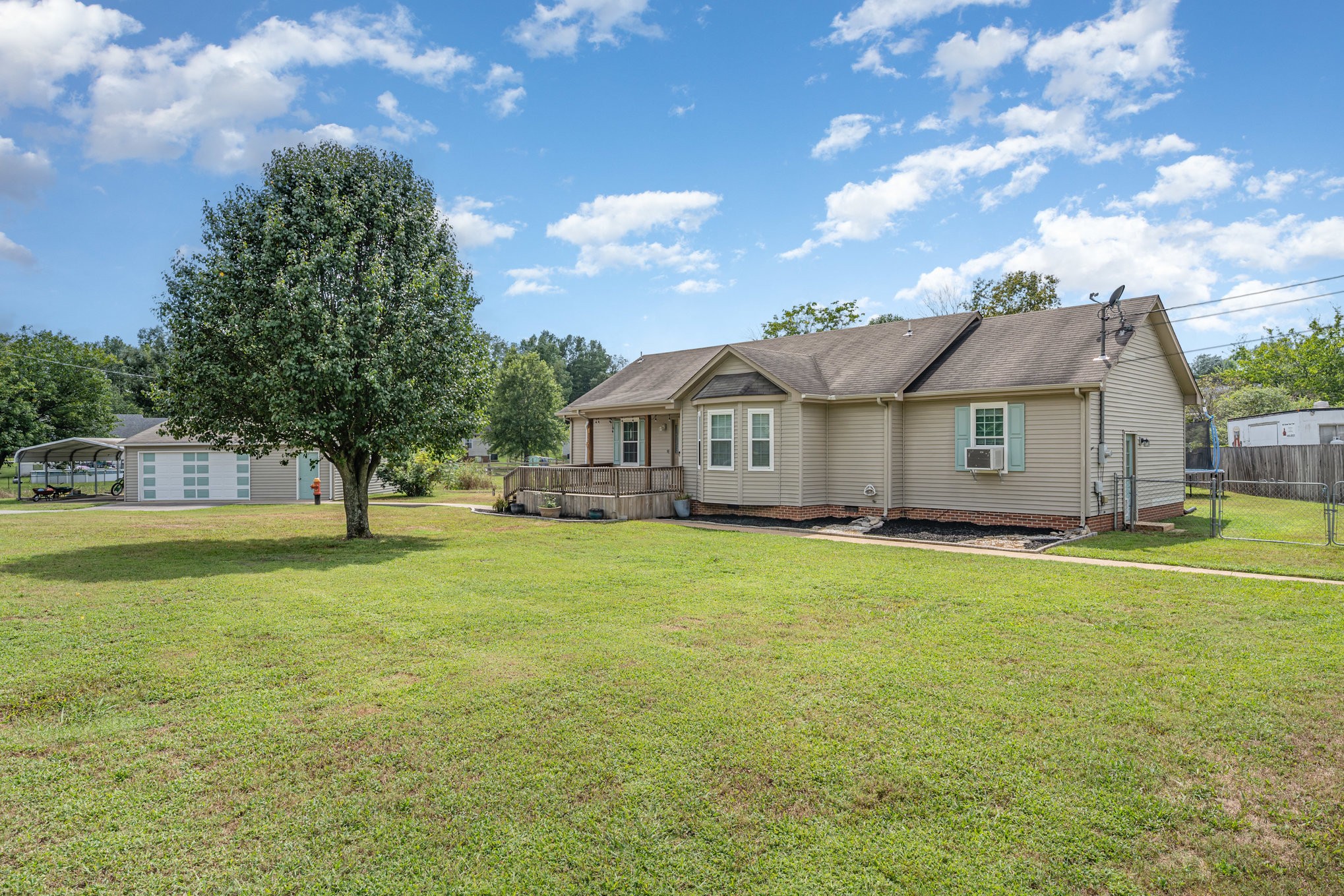 1329 Amberwood Ct
