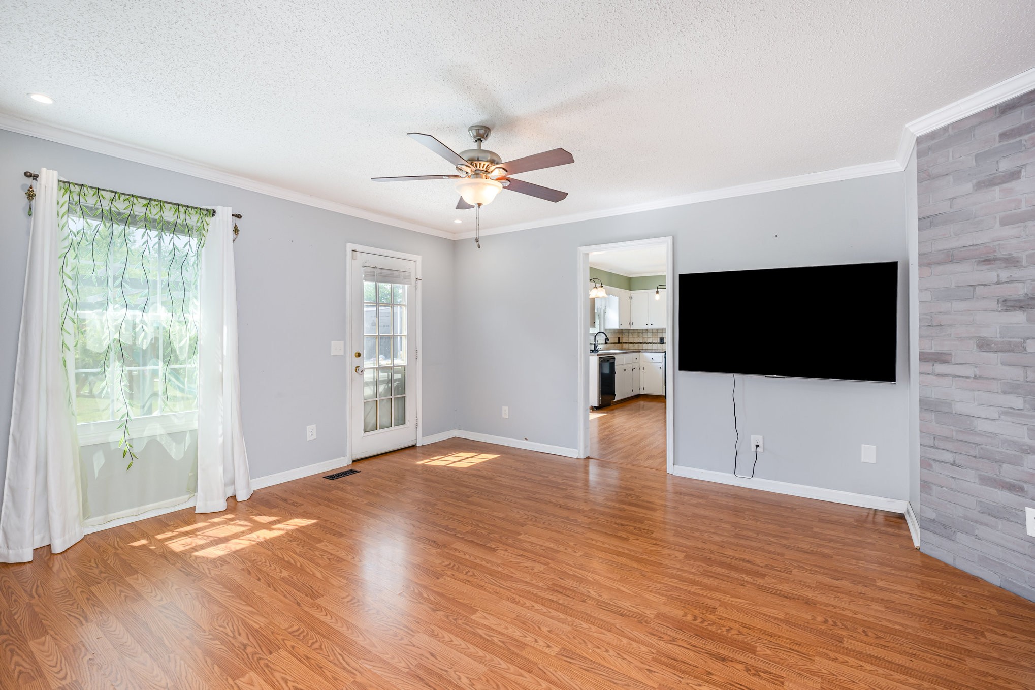 1329 Amberwood Ct