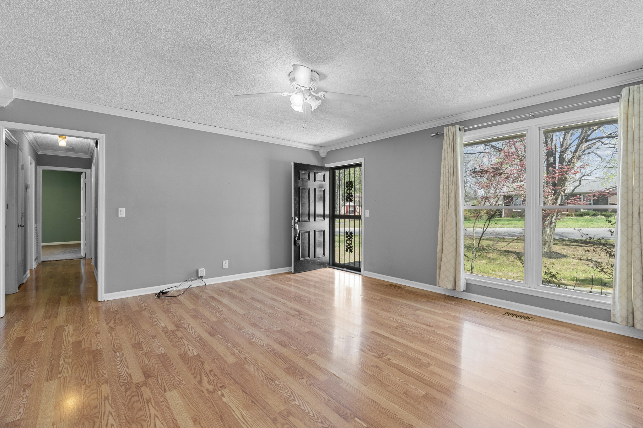 604 Highland View Ct