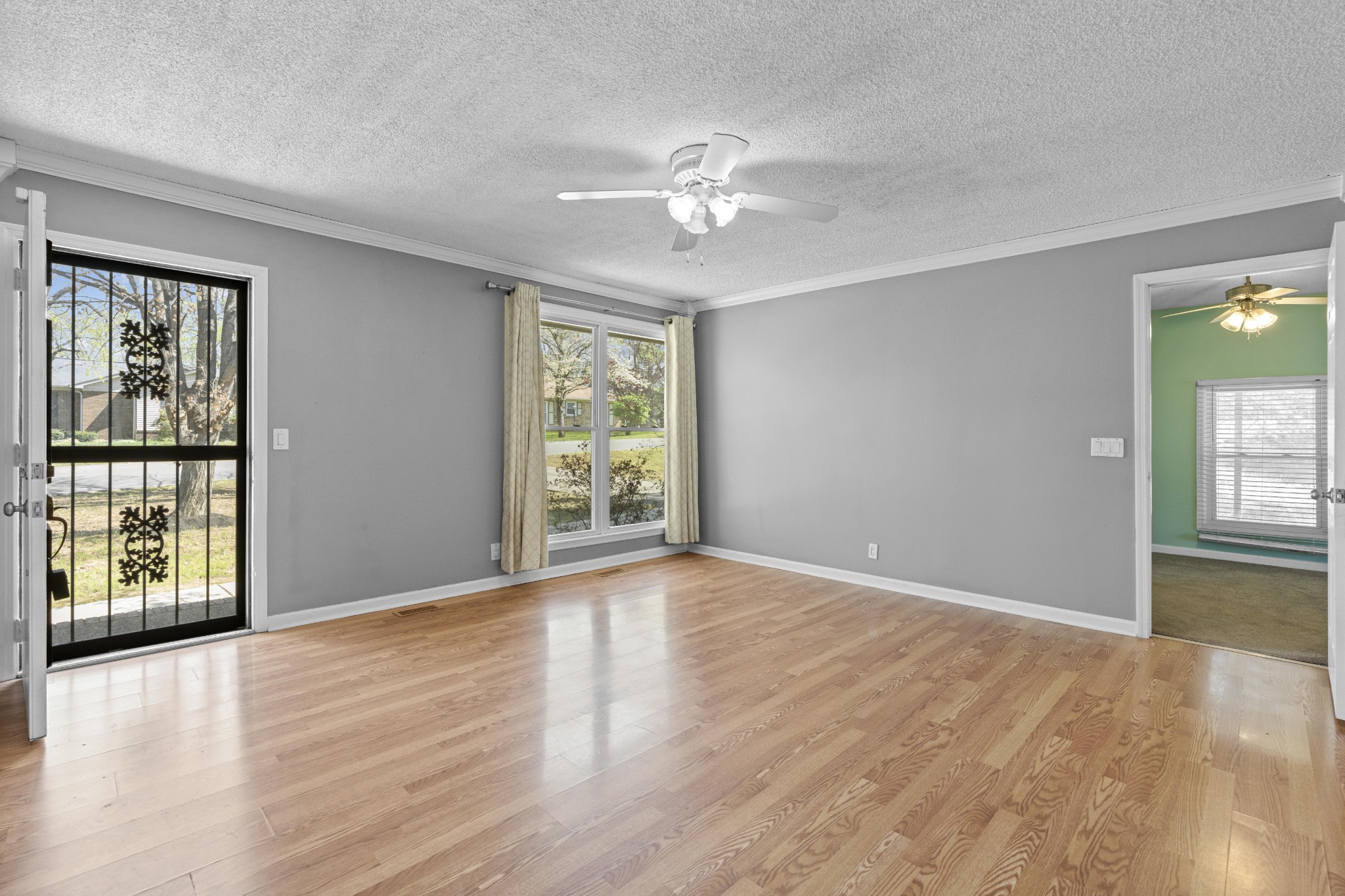 604 Highland View Ct