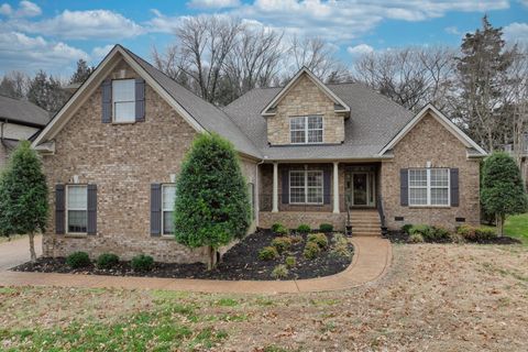 1056 Island Brook Dr Hendersonville TN 37075