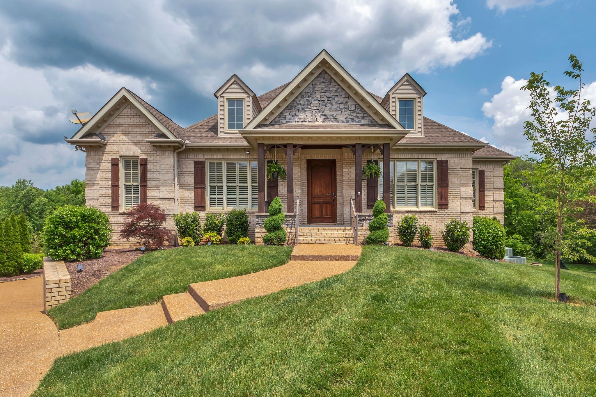 7008 Grackle Ct