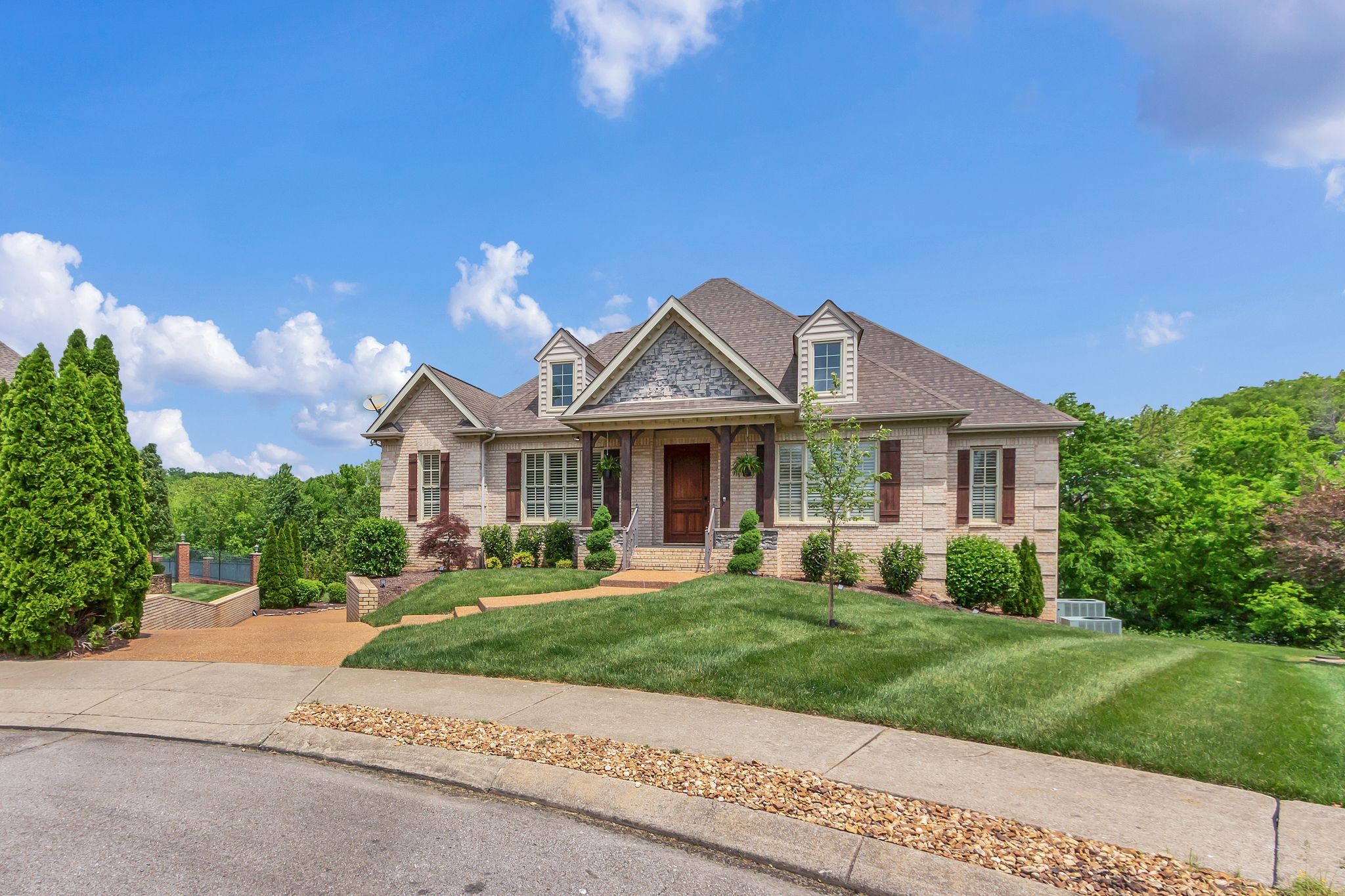 7008 Grackle Ct