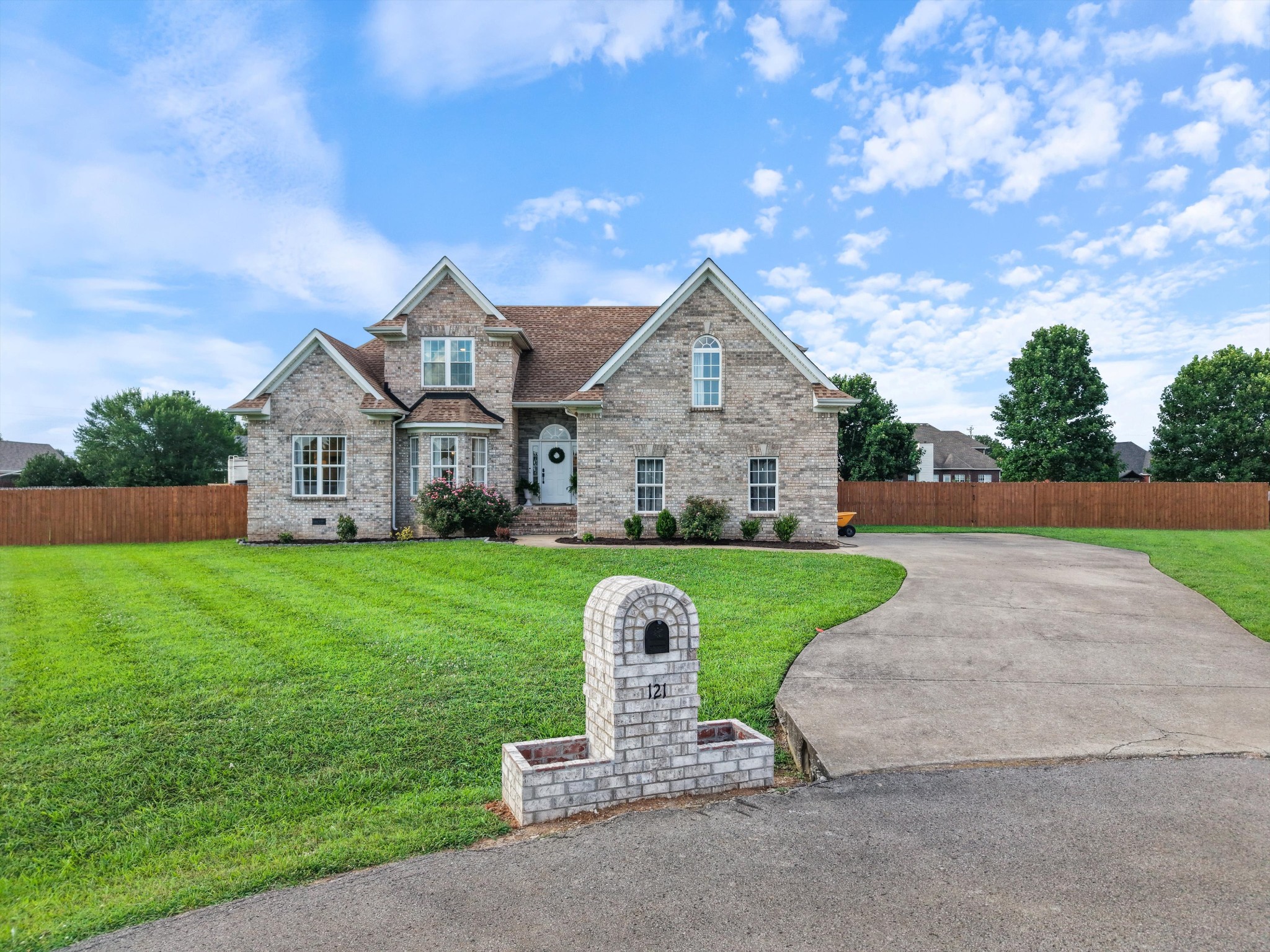 121 McKenzie Ct