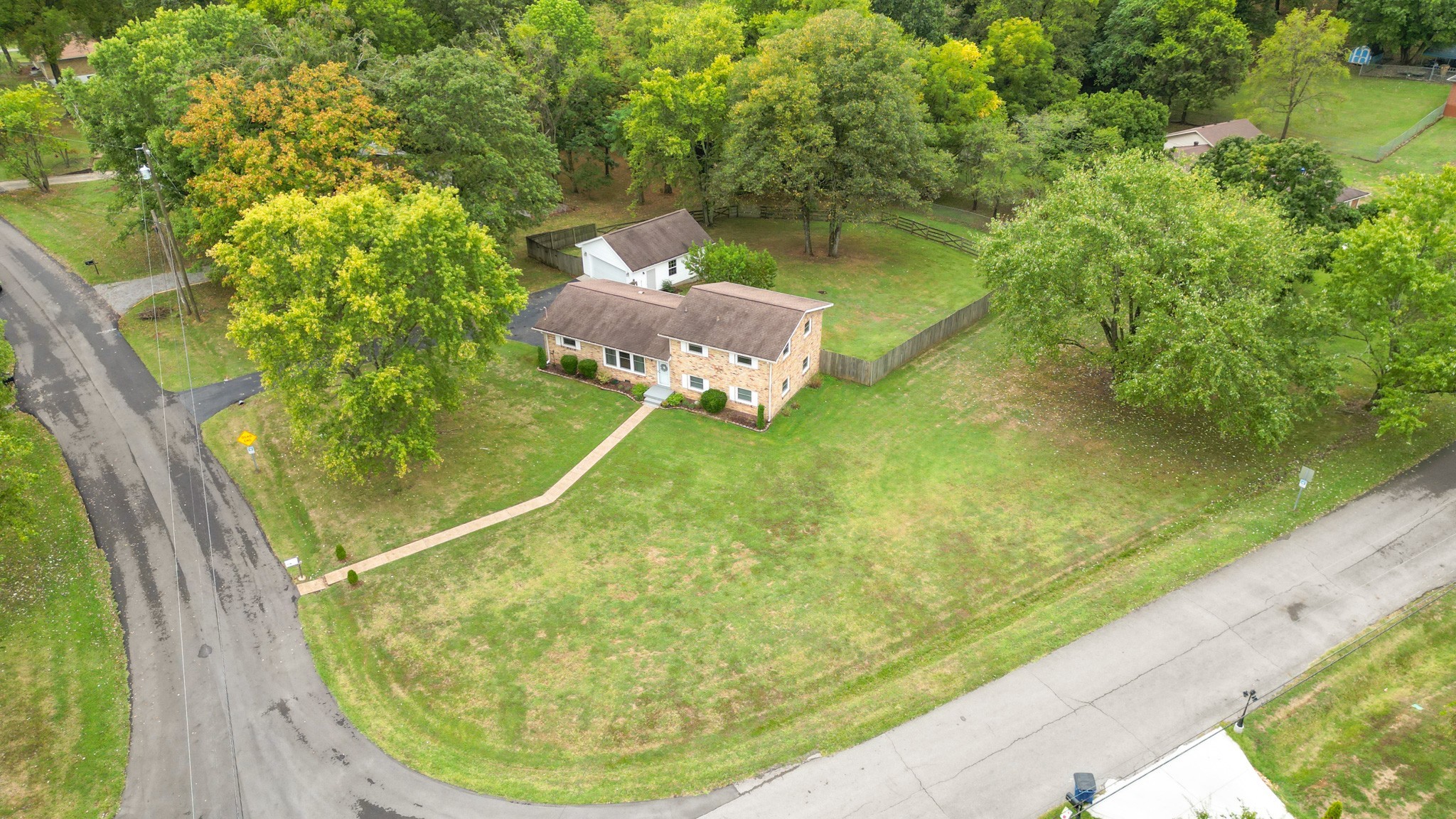 401 Rosehill Ct