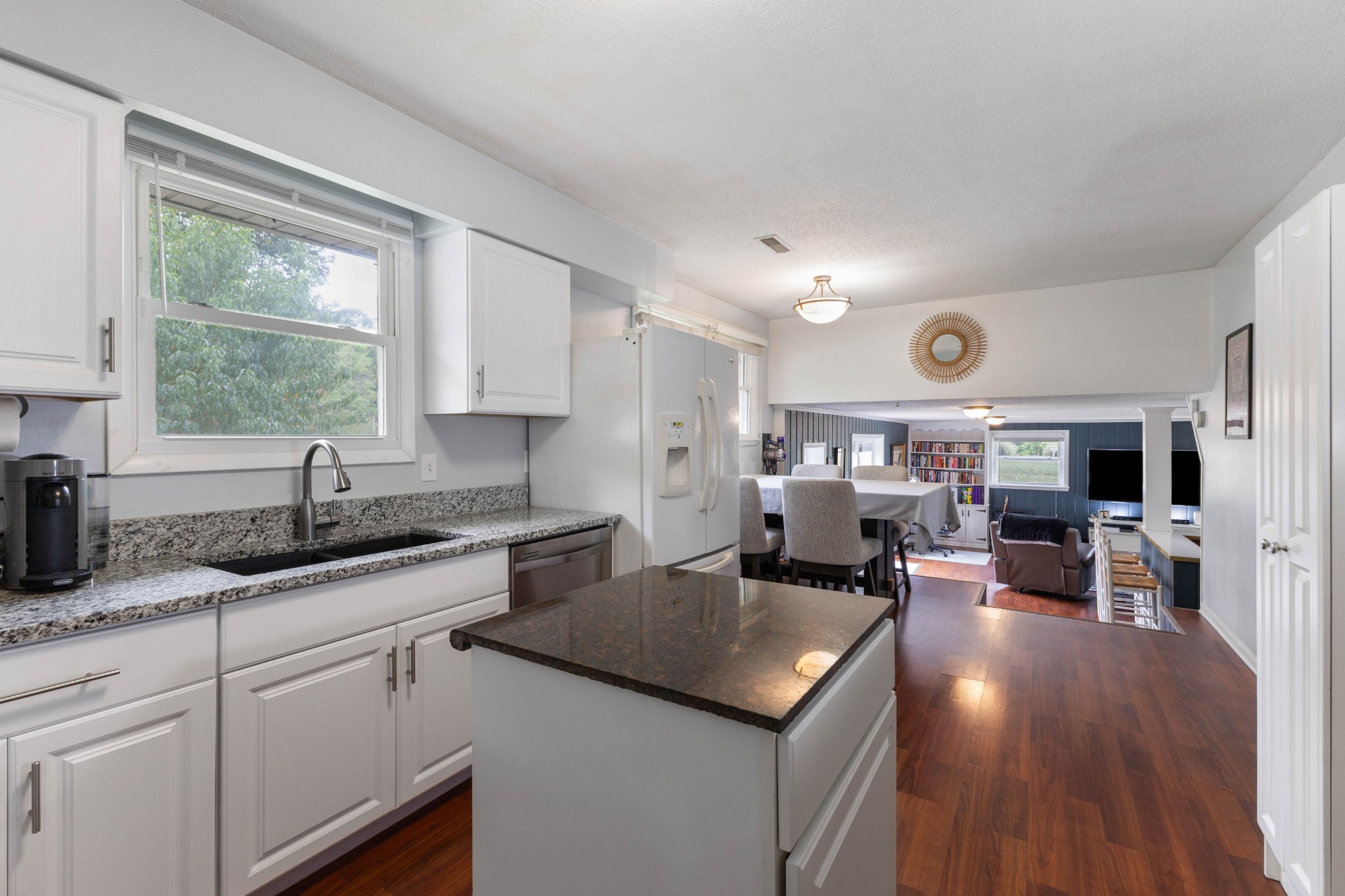 401 Rosehill Ct