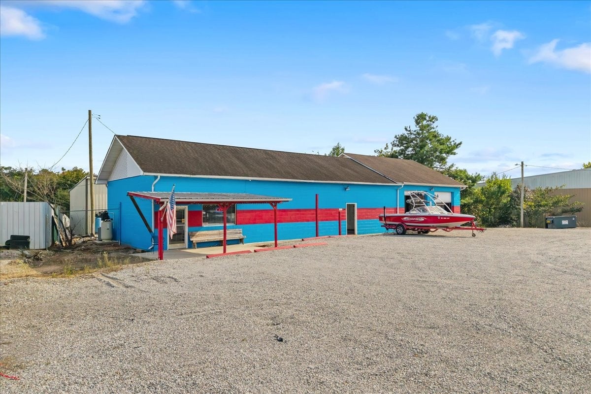 2795 Highway 11 S