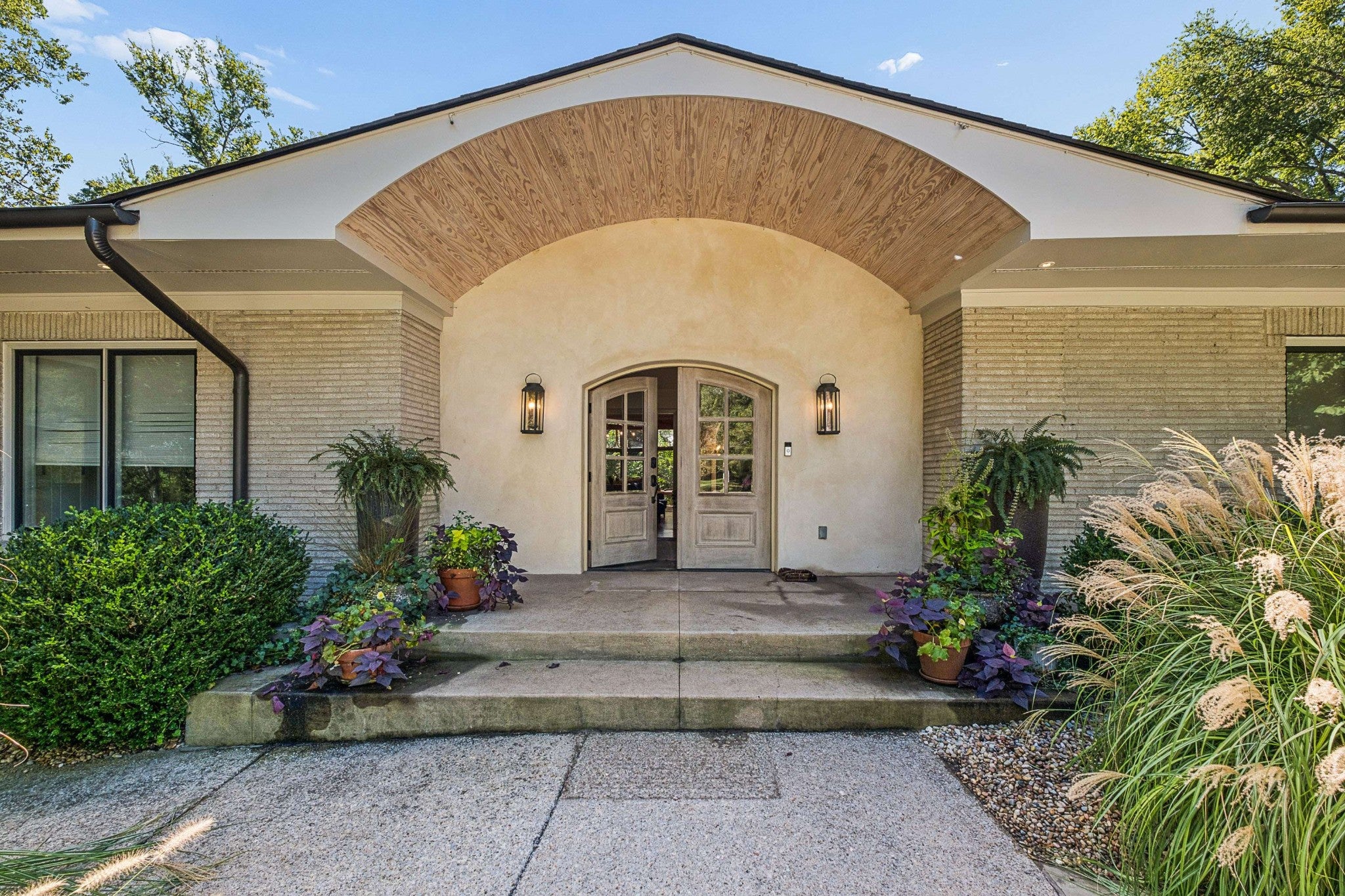 4-bed home for sale in Nashville, TN 37205, 4301 Lillywood Rd 4301 Lillywood Rd, Nashville TN 37205 4-bed home, photo 3 of 40