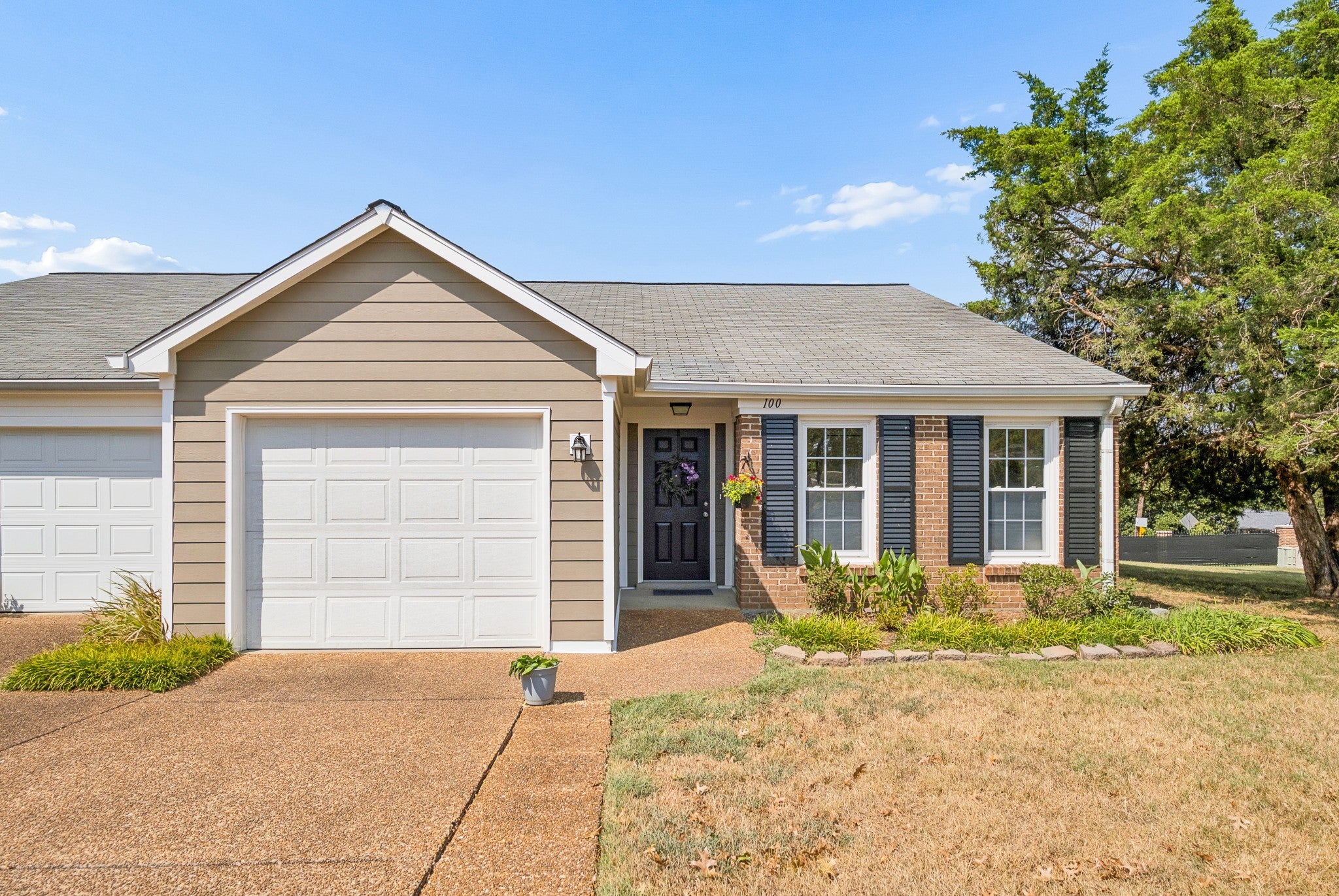 2-bed listing at 100 Cloister Dr, Nashville