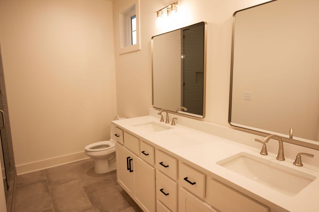 Nashville, Tennessee 37204, United States, 6 Bedrooms Bedrooms, ,4 BathroomsBathrooms,Residential,Active,192013