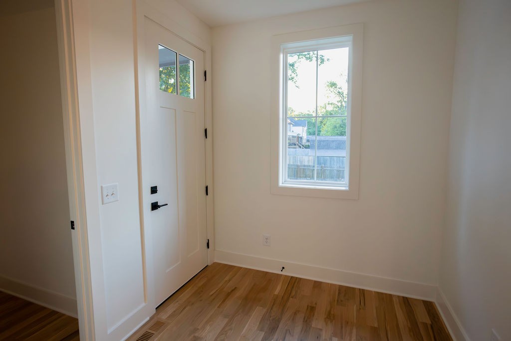 Nashville, Tennessee 37204, United States, 6 Bedrooms Bedrooms, ,4 BathroomsBathrooms,Residential,Active,192013