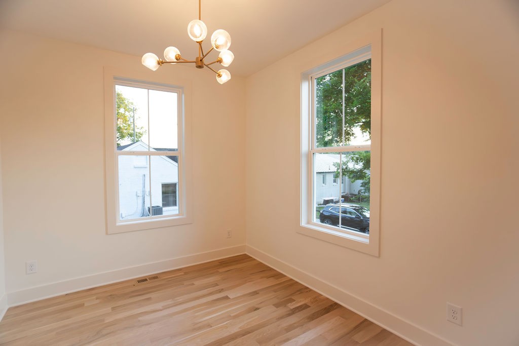 Nashville, Tennessee 37204, United States, 6 Bedrooms Bedrooms, ,4 BathroomsBathrooms,Residential,Active,192013