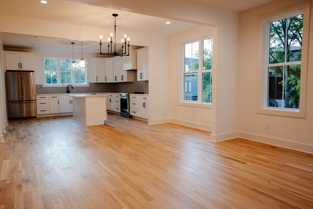 Nashville, Tennessee 37204, United States, 6 Bedrooms Bedrooms, ,4 BathroomsBathrooms,Residential,Active,192013