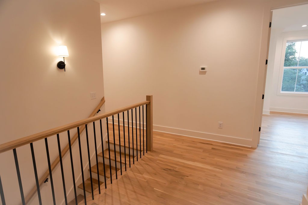 Nashville, Tennessee 37204, United States, 6 Bedrooms Bedrooms, ,4 BathroomsBathrooms,Residential,Active,192013