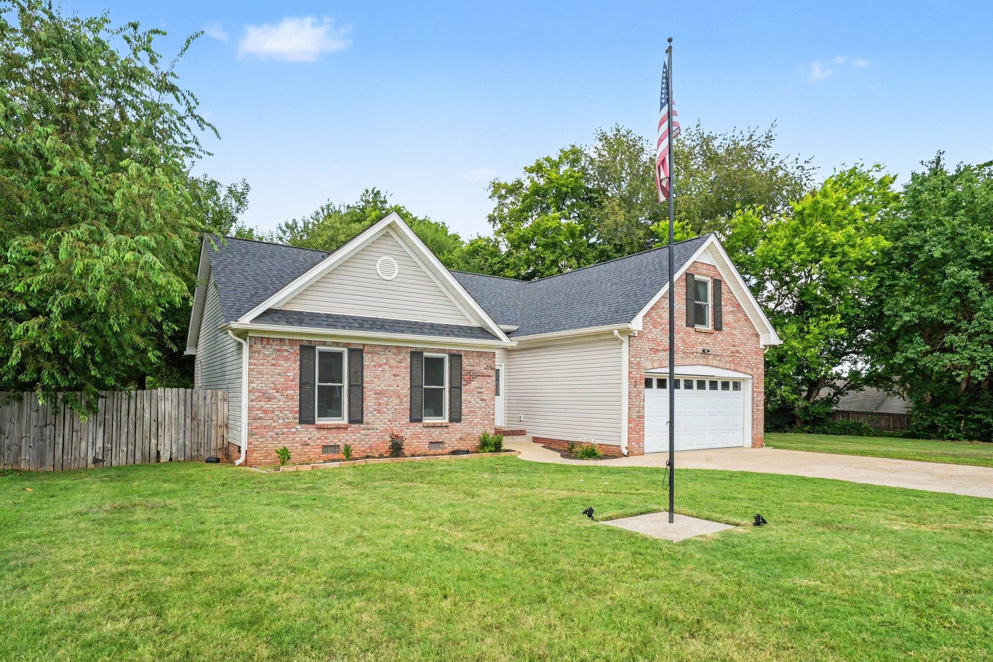 4004 New Grange Cir