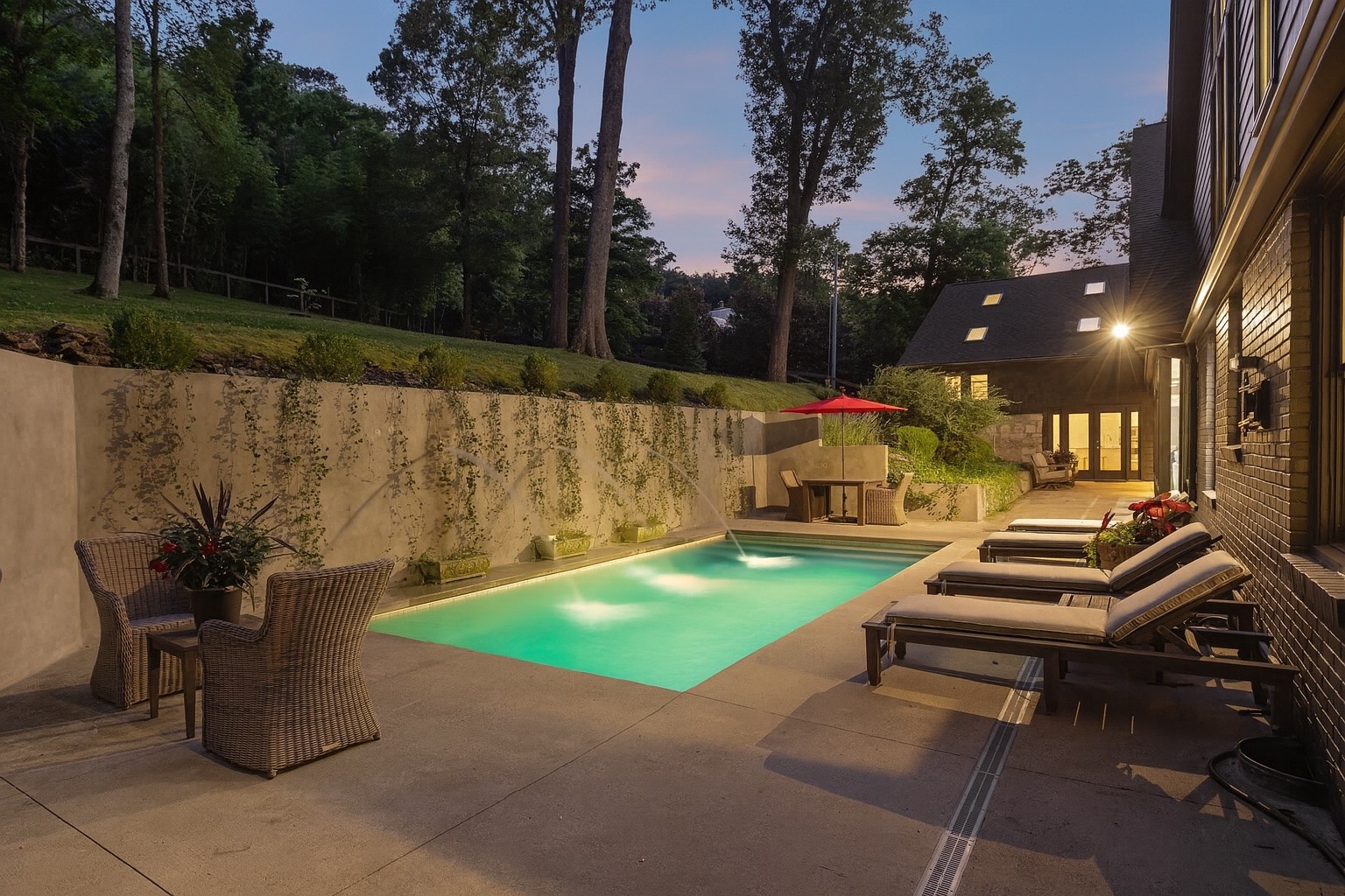 915 Overton Lea Rd