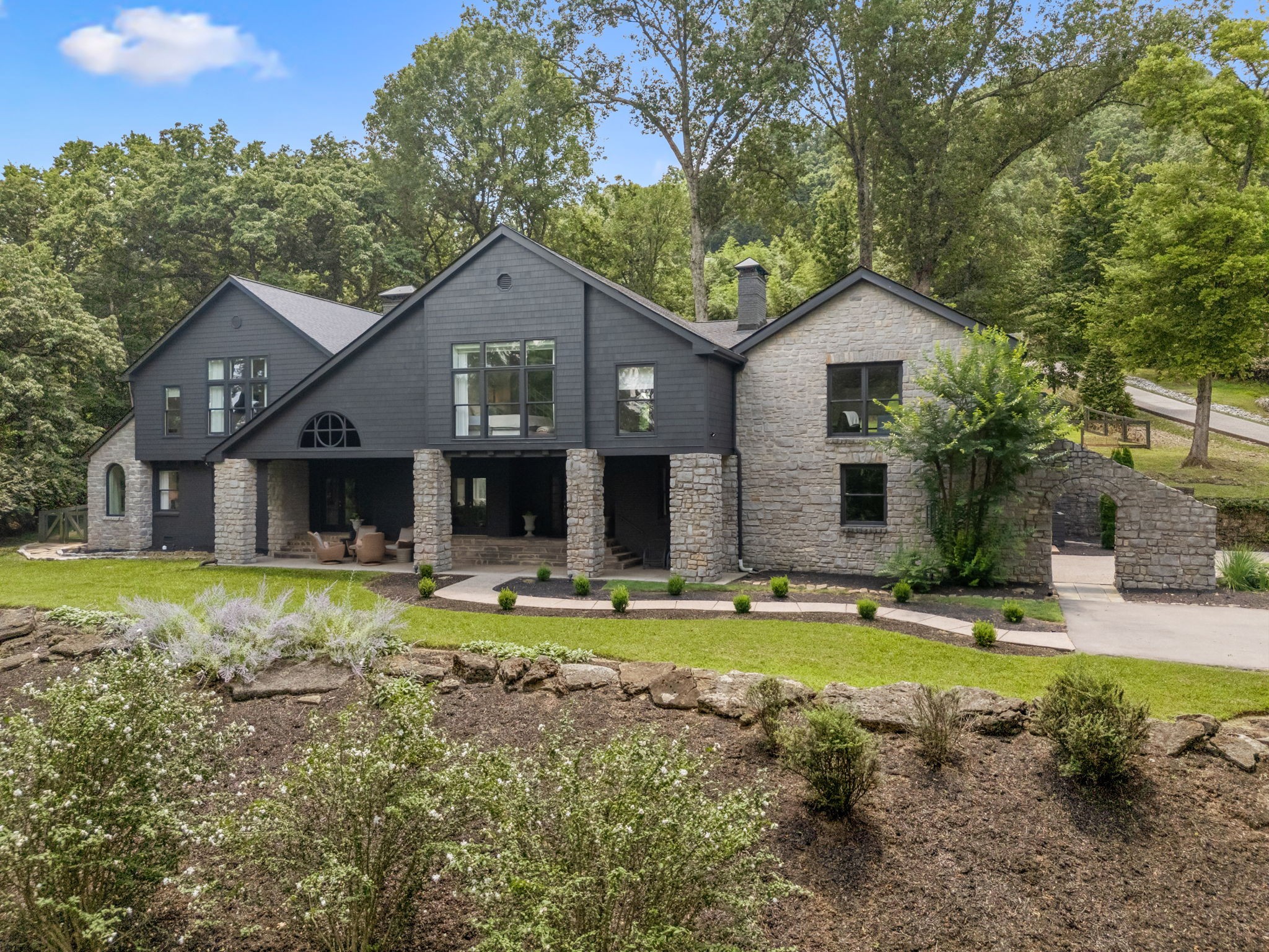 915 Overton Lea Rd