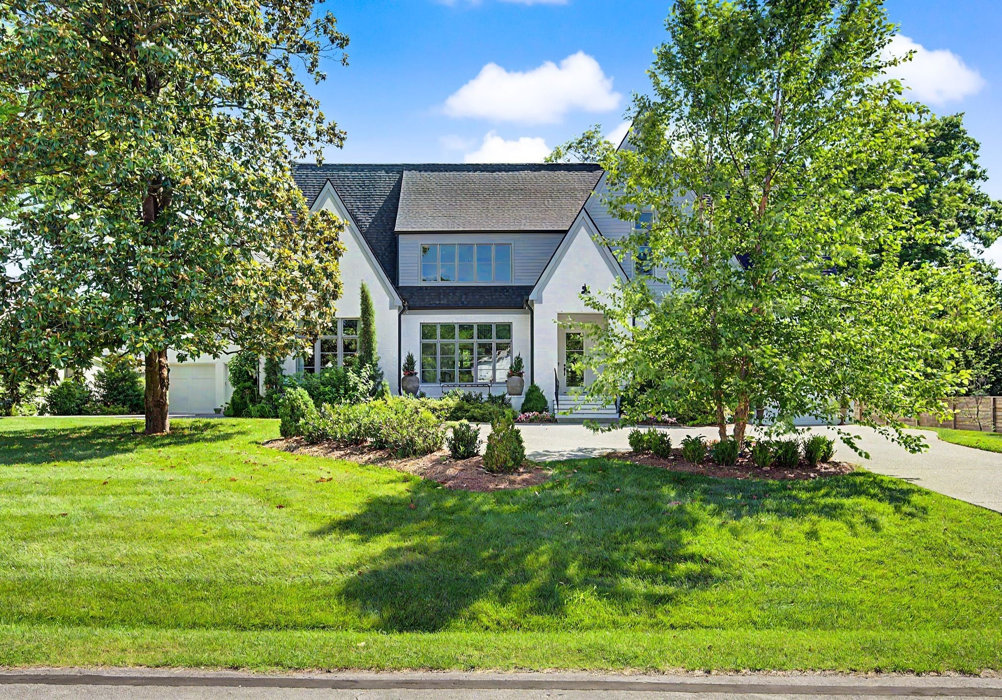 5-bed listing at 2825 Sugar Tree Rd, Nashville