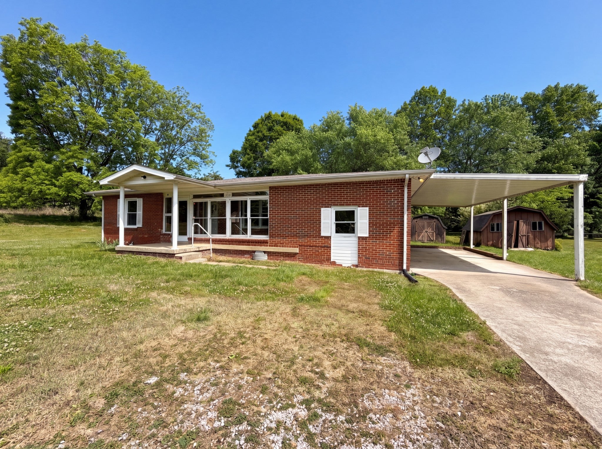 6618 3rd St, College Grove TN 37046 2-bed home, photo 2 of 26