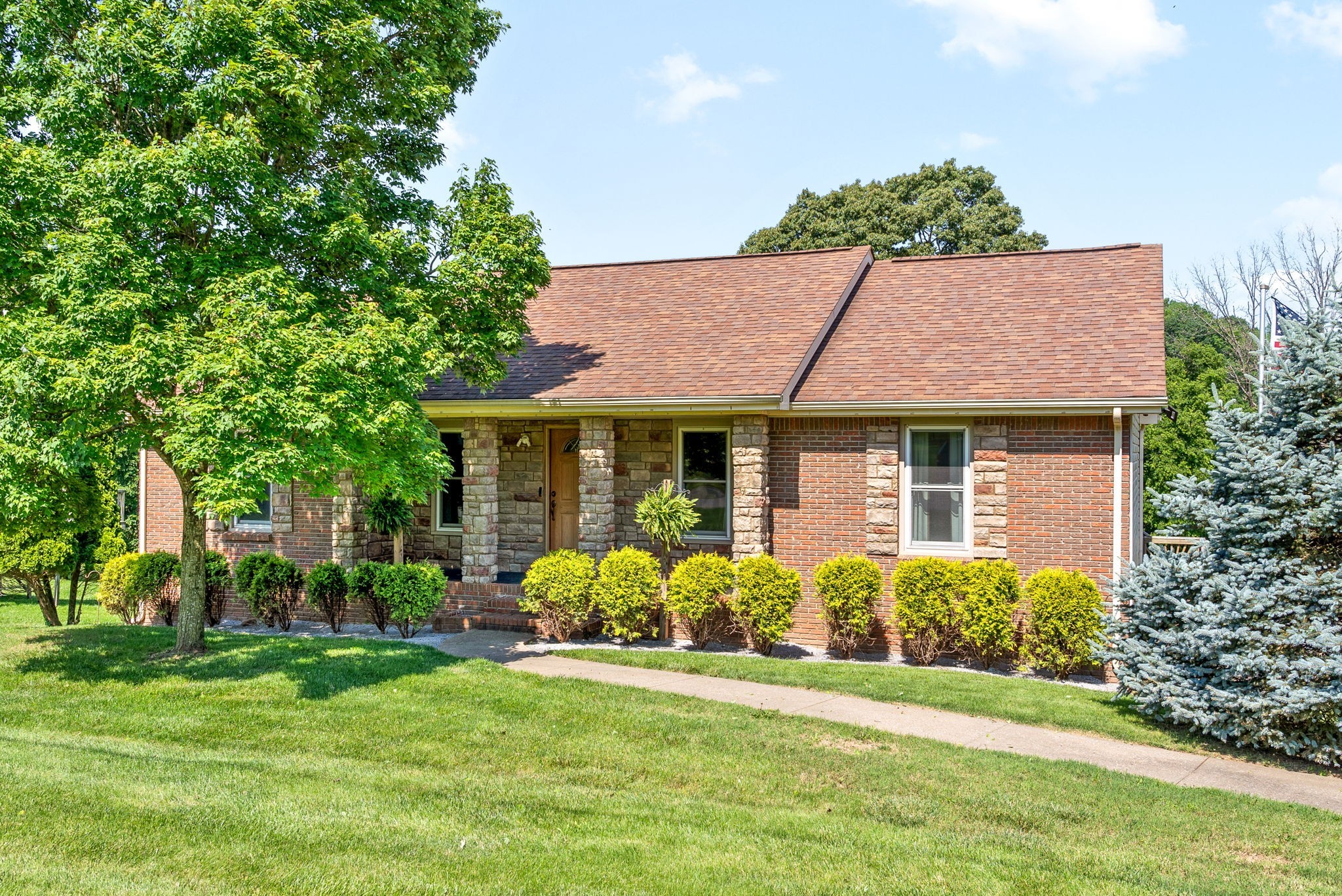 746 W Creek Dr