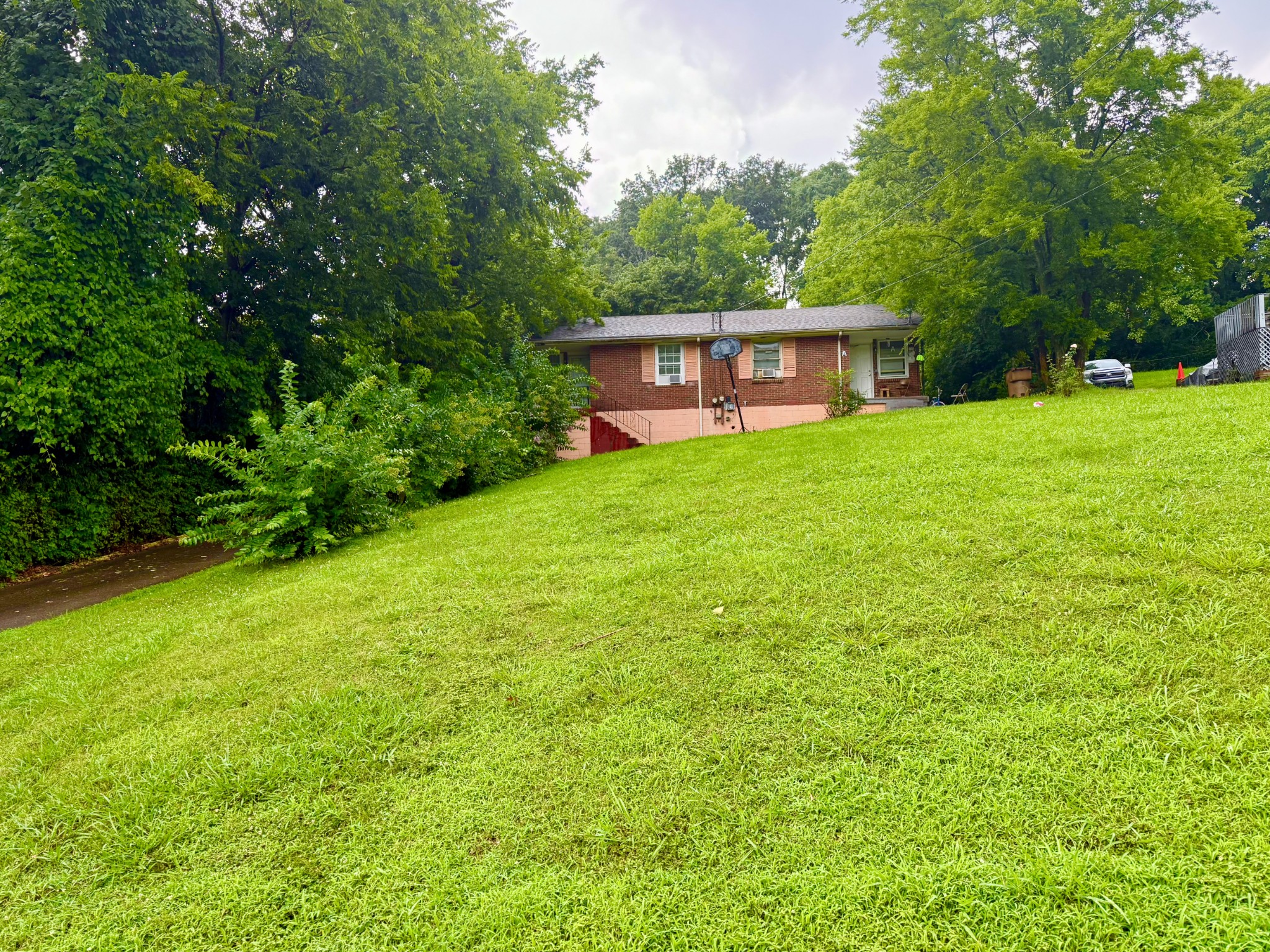 320 Foxglove Dr