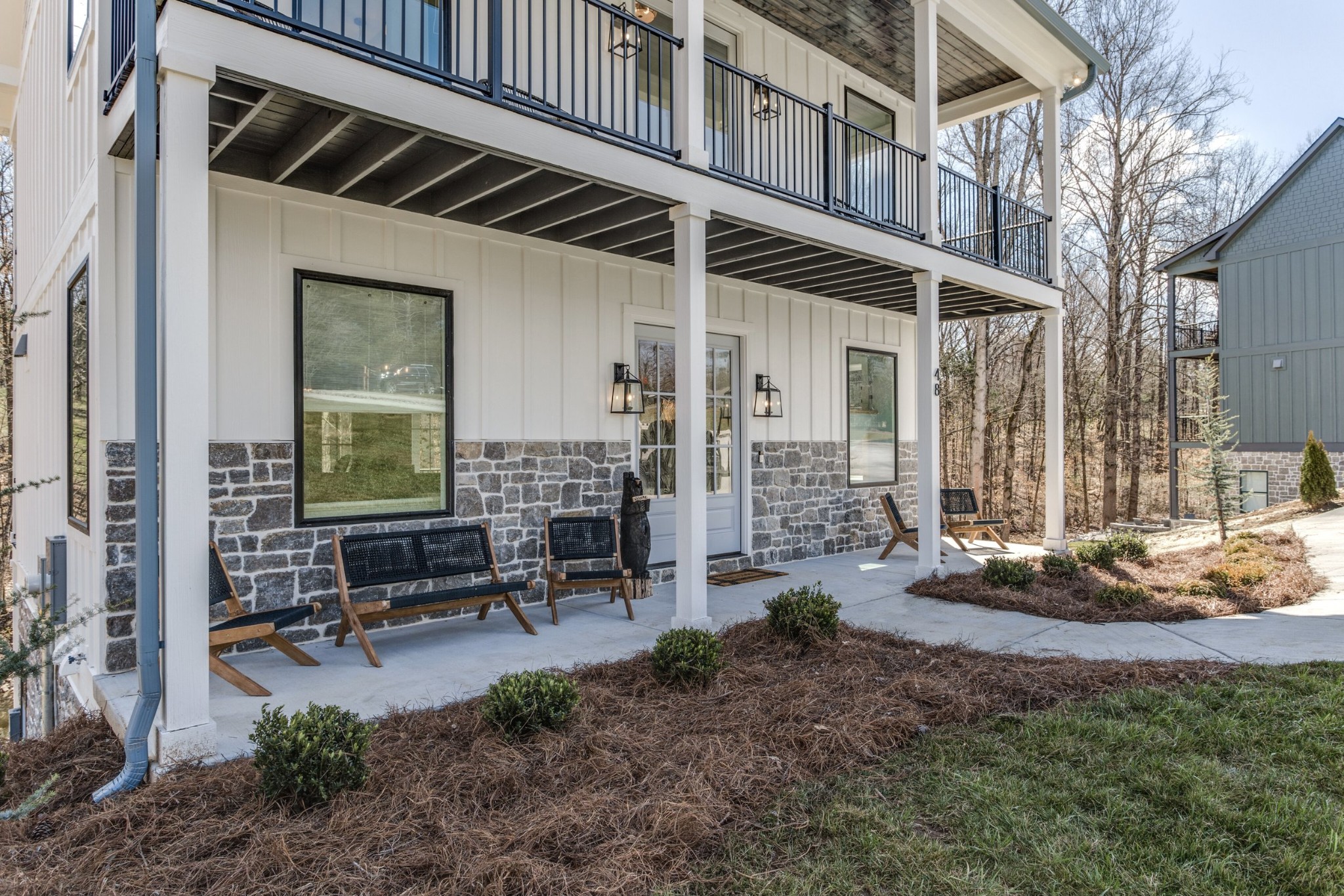 48 White Oak Ln
