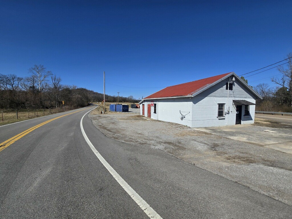 3981 Fayetteville Hwy