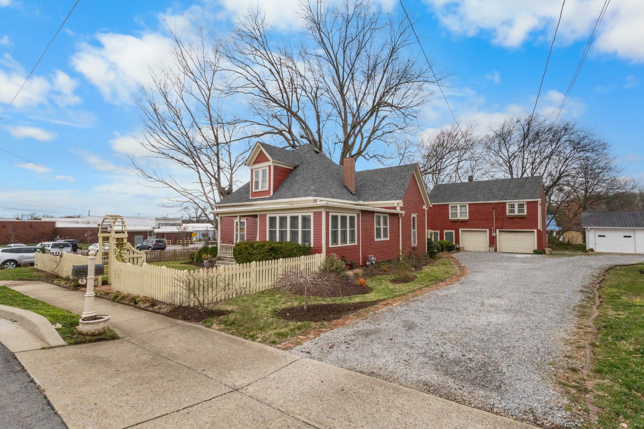 106 High St